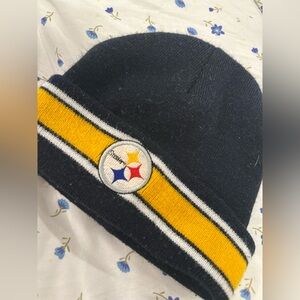 NFL Youth Sz: OS Pittsburgh Steelers Embroidered Logo Black & Yellow Beanie Hat.